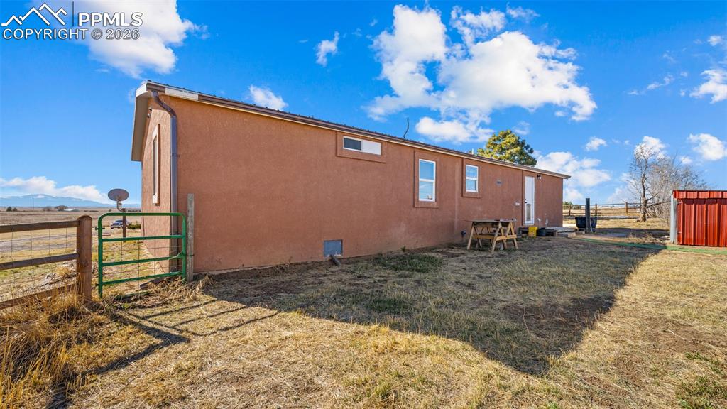 Image 29 of 42: Back of Structure