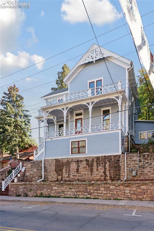 Image 2 of 49: Each of the 2 flats has 3 beds, 2baths, kitchen, living + laundry