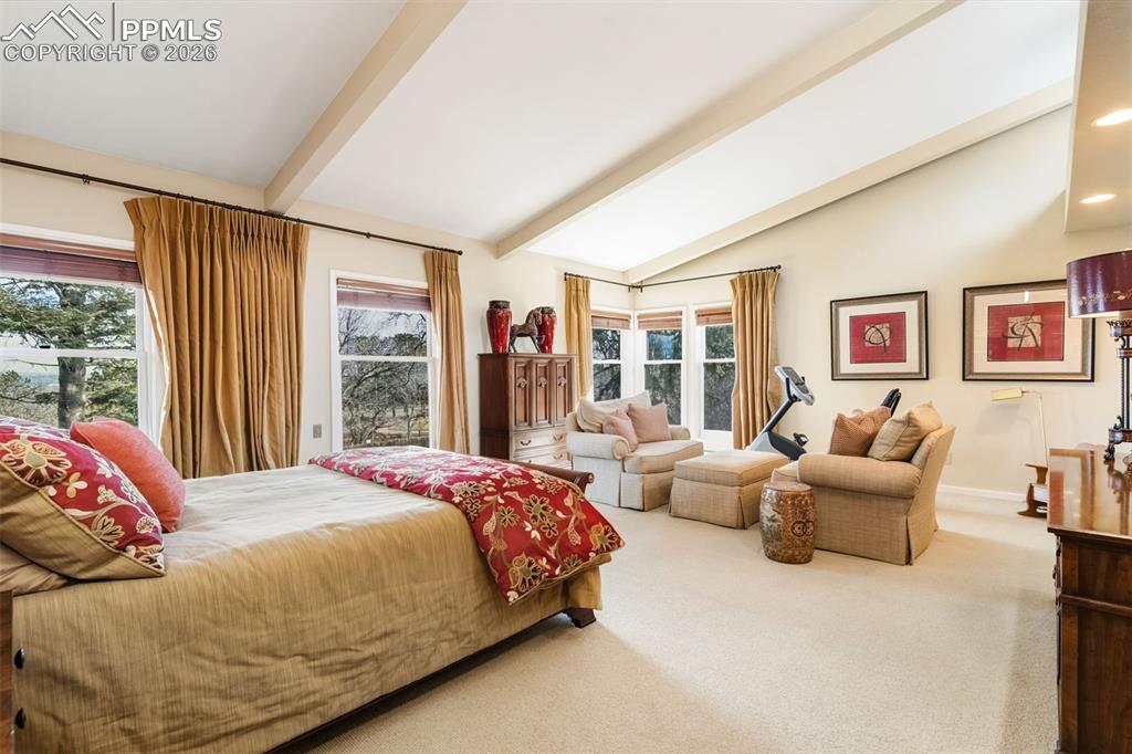 Image 20 of 50: Secondary Suite