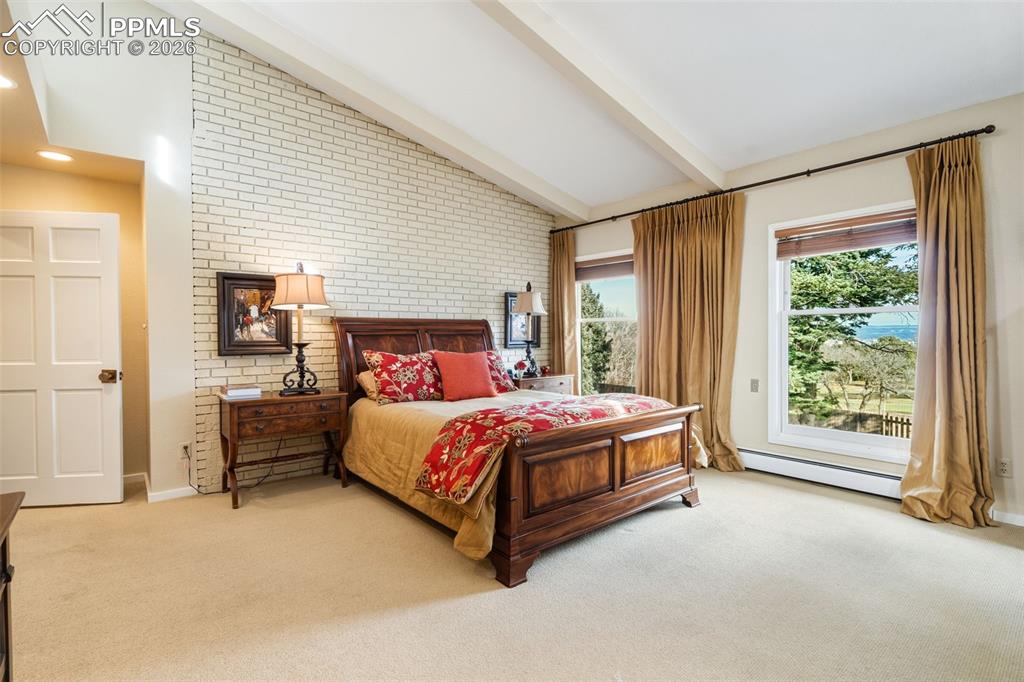 Image 21 of 50: Secondary Suite