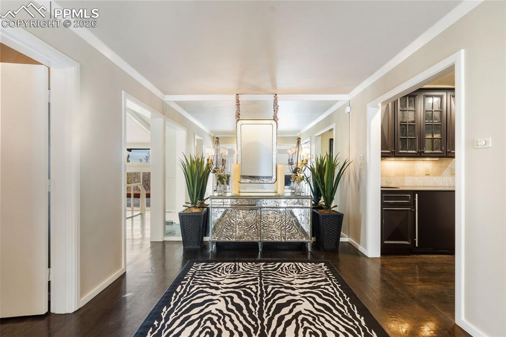 Image 5 of 50: Entrance Foyer