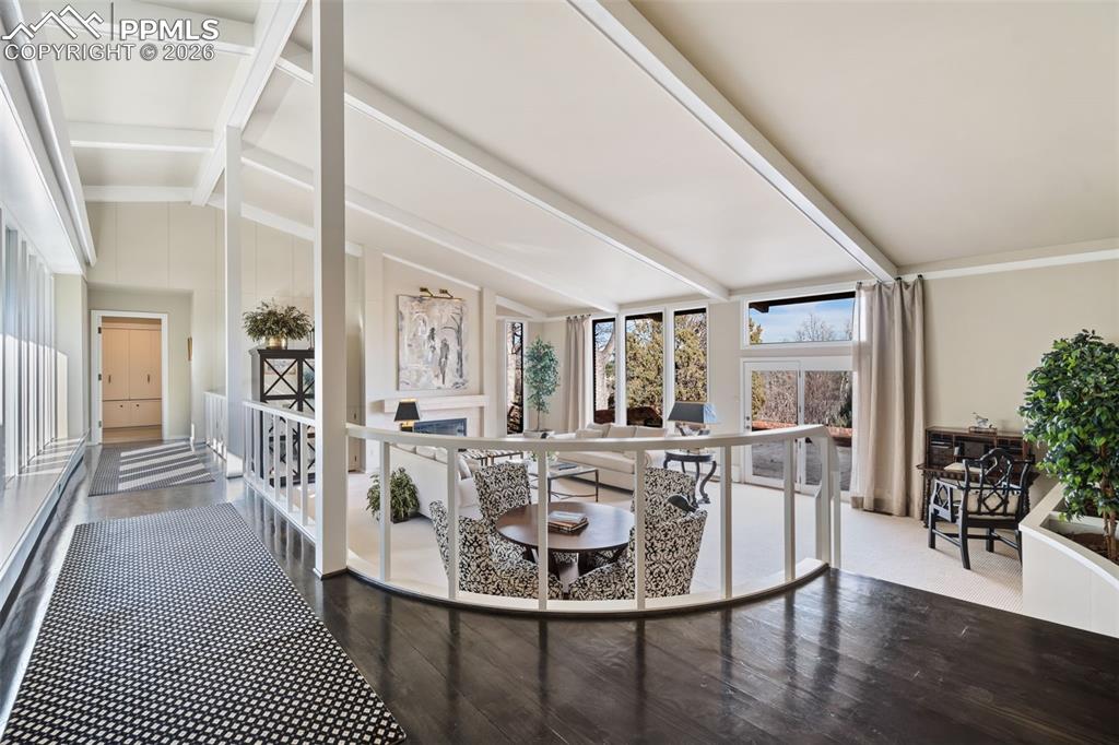 Image 7 of 50: Family Room