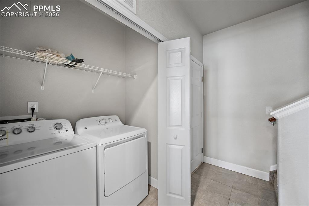 Image 16 of 32: Laundry