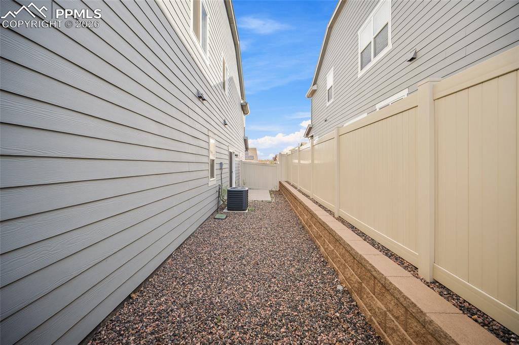 Image 25 of 32: Side of Structure