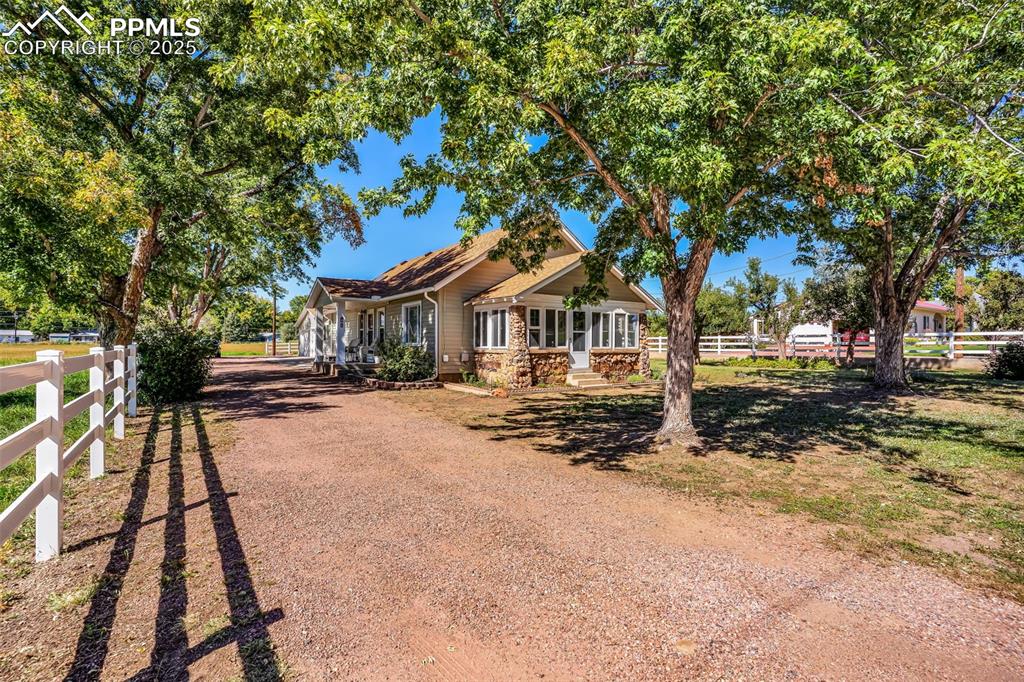 Image 3 of 39: Front of Structure