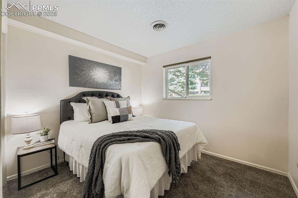 Image 8 of 17: Bedroom