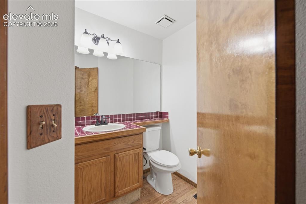 Image 19 of 42: Bathroom