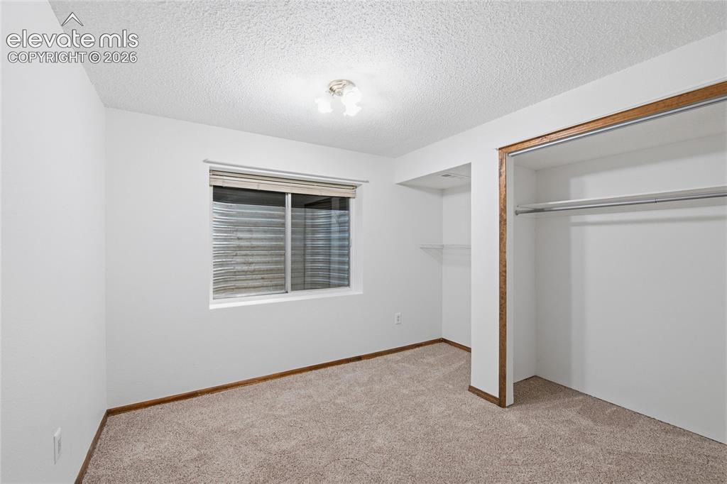 Image 36 of 42: Bedroom