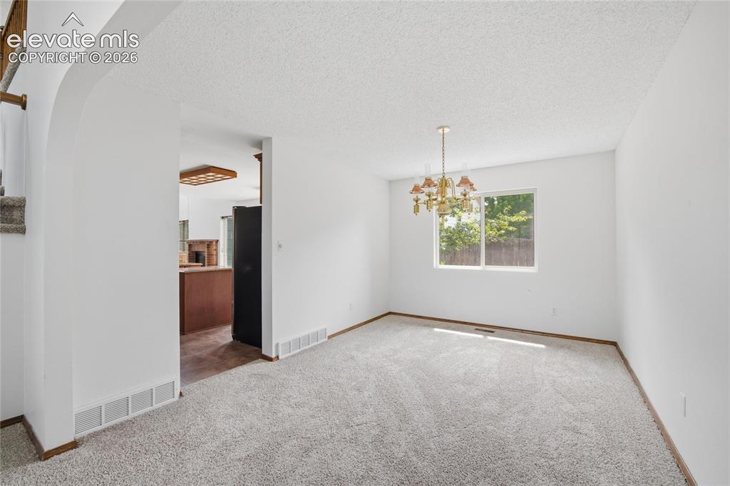 Image 8 of 42: Dining Area
