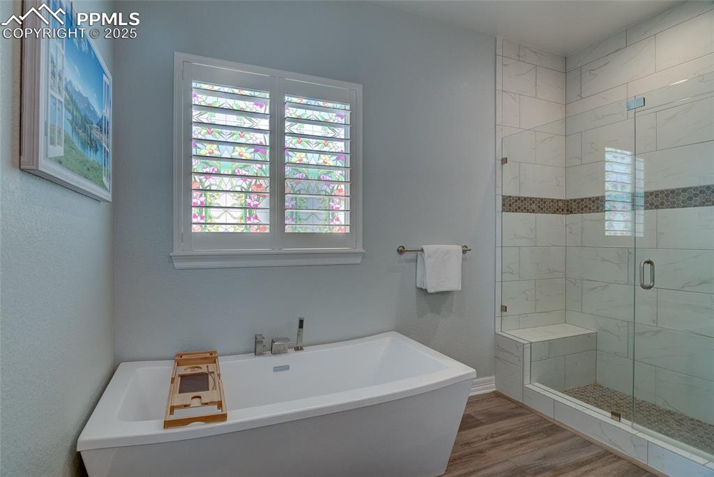 Image 15 of 46: Bathroom