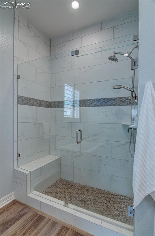 Image 16 of 46: Bathroom
