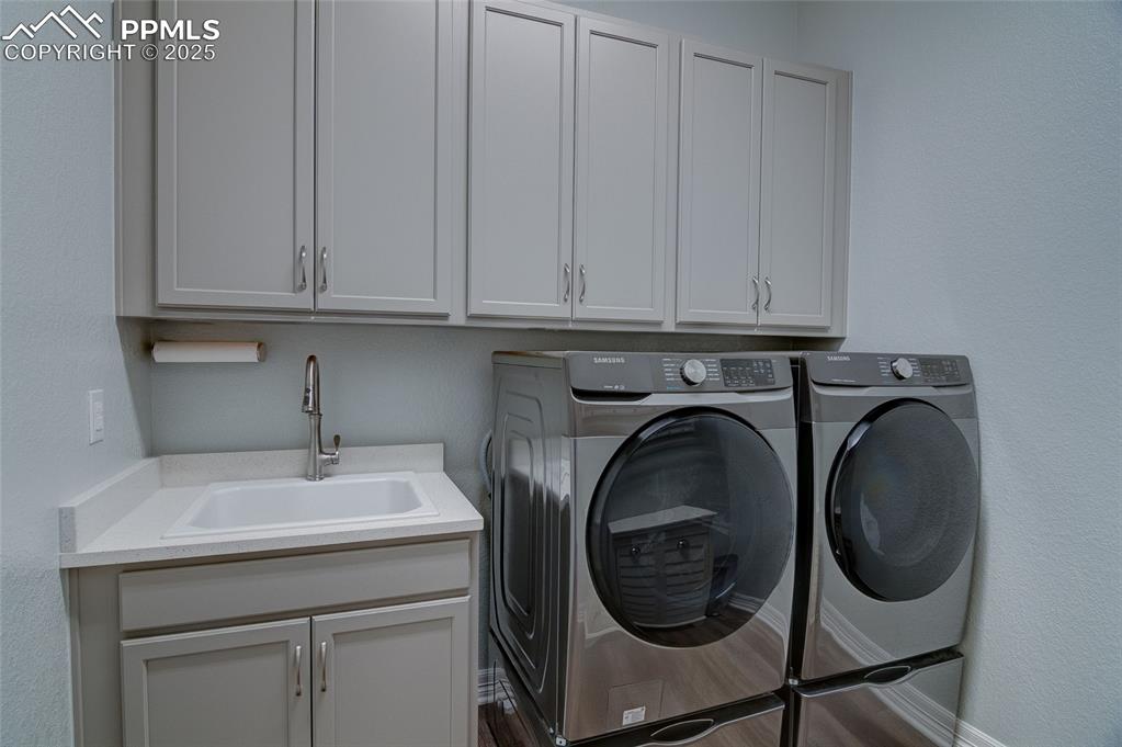 Image 22 of 46: Laundry