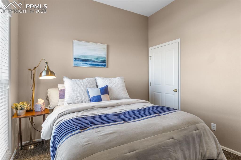 Image 22 of 34: Bedroom