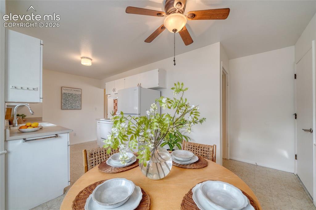Image 20 of 40: Dining Area
