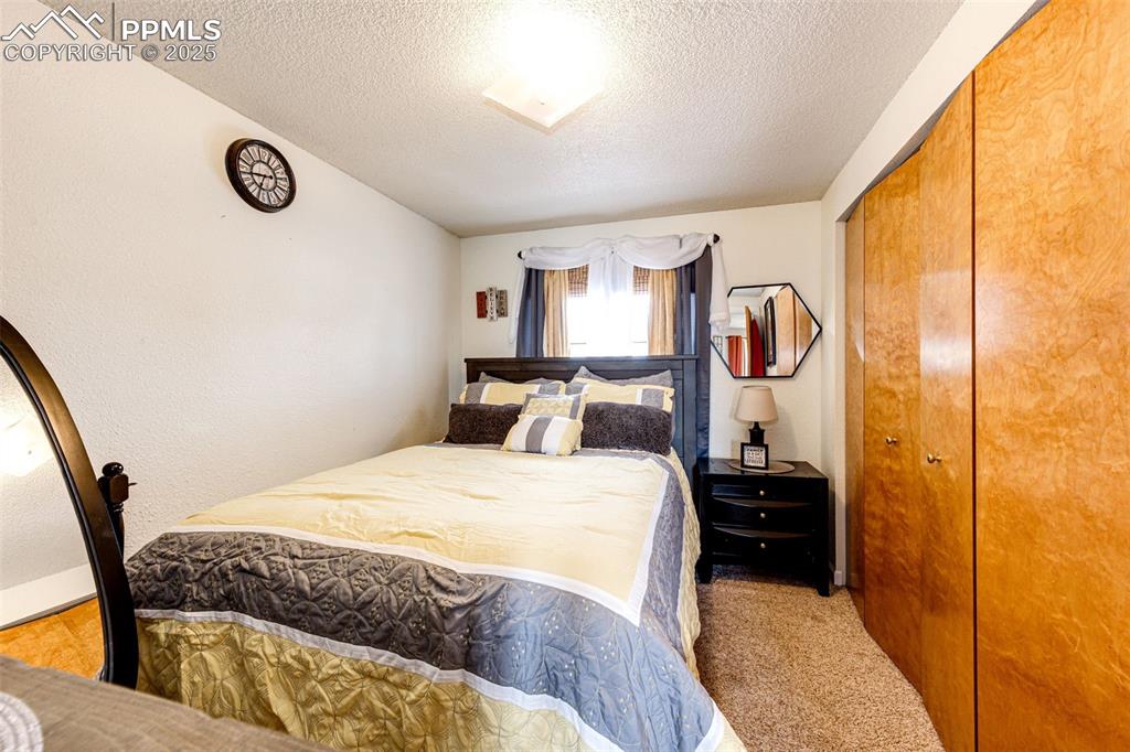 Image 18 of 26: Bedroom
