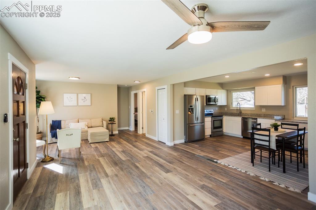 Image 11 of 34: Living Room