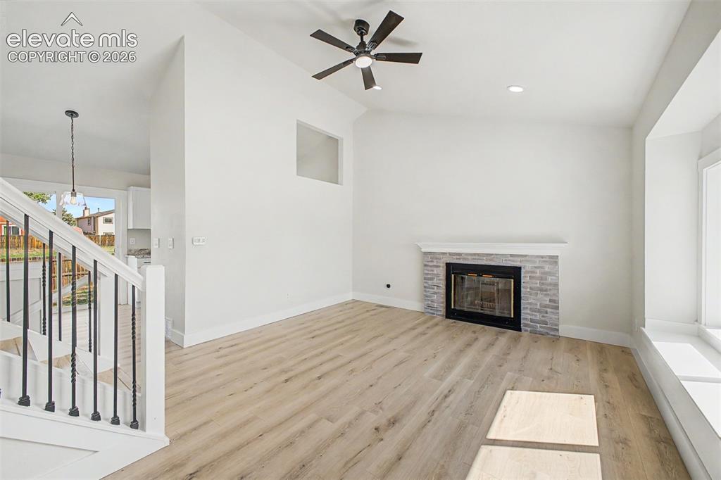 Image 4 of 29: Living Room