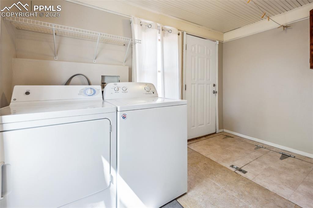 Image 14 of 29: Laundry