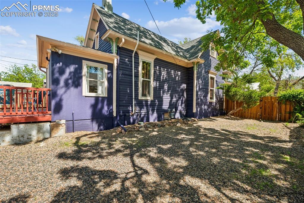 Image 22 of 29: Back of Structure