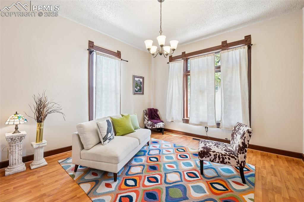 Image 4 of 29: Sitting Room