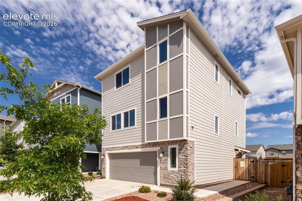 Image 1 of 36: Front of Structure