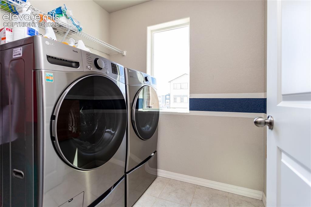 Image 23 of 36: Laundry