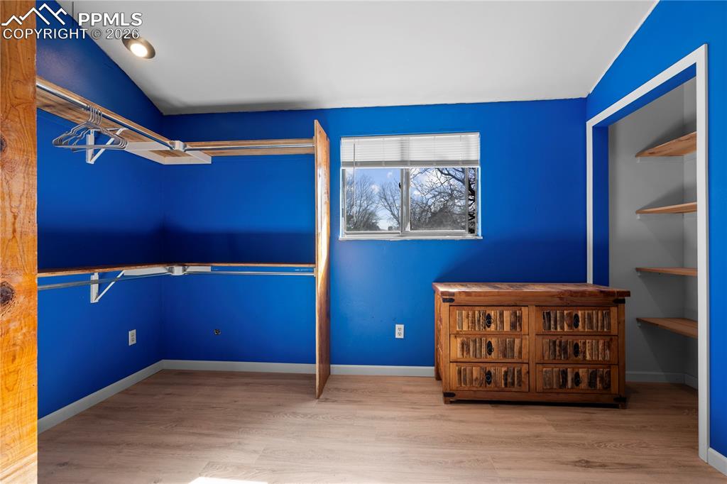 Image 15 of 26: Bedroom