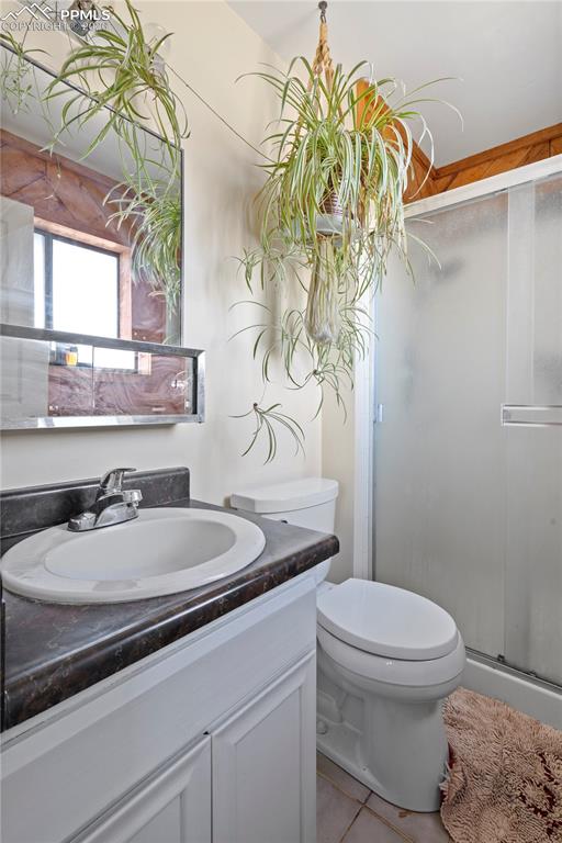 Image 19 of 26: Bathroom