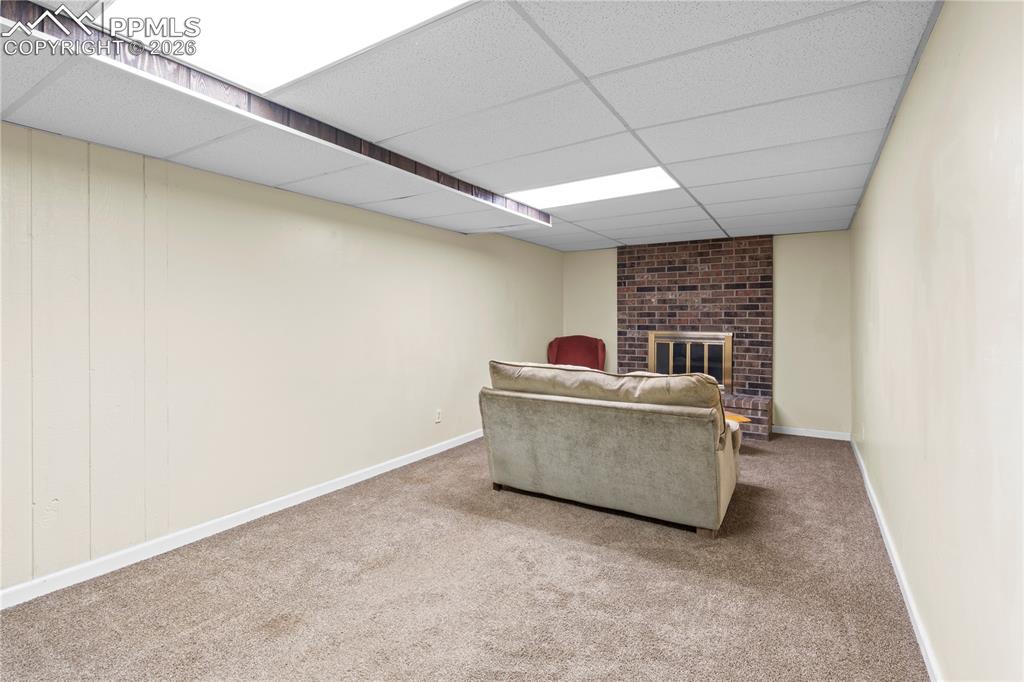 Image 22 of 26: Living Room