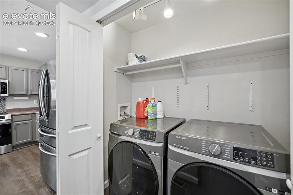 Image 9 of 23: Laundry
