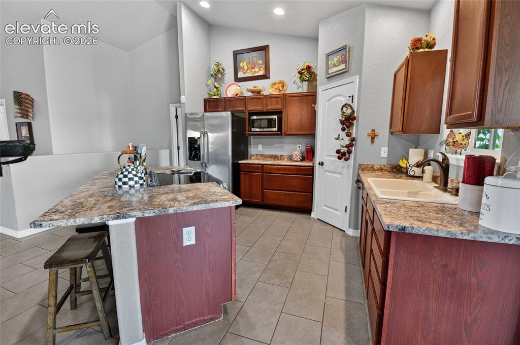 Image 12 of 35: Kitchen