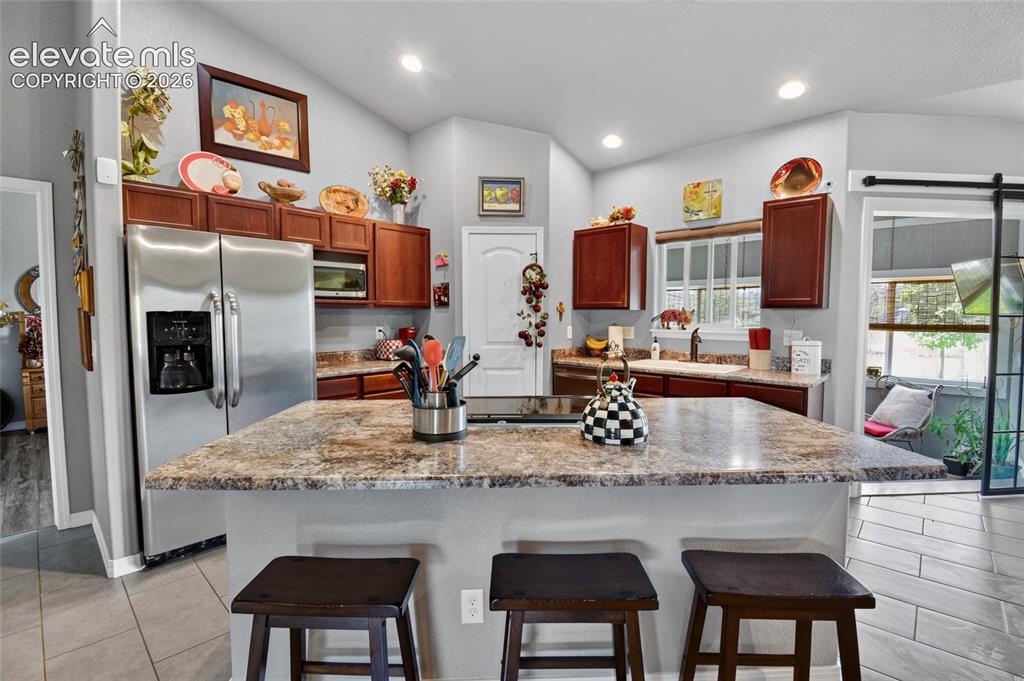 Image 7 of 35: Kitchen