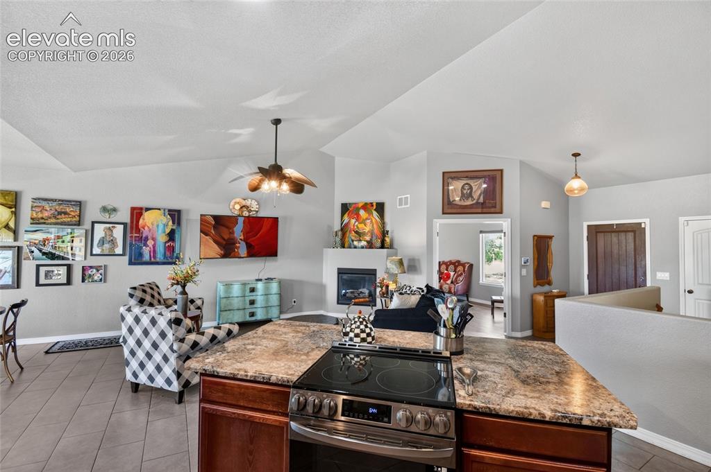 Image 9 of 35: Kitchen