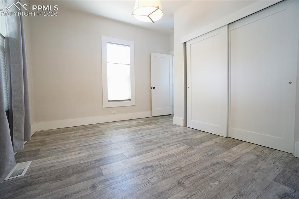 Image 10 of 42: Bedroom