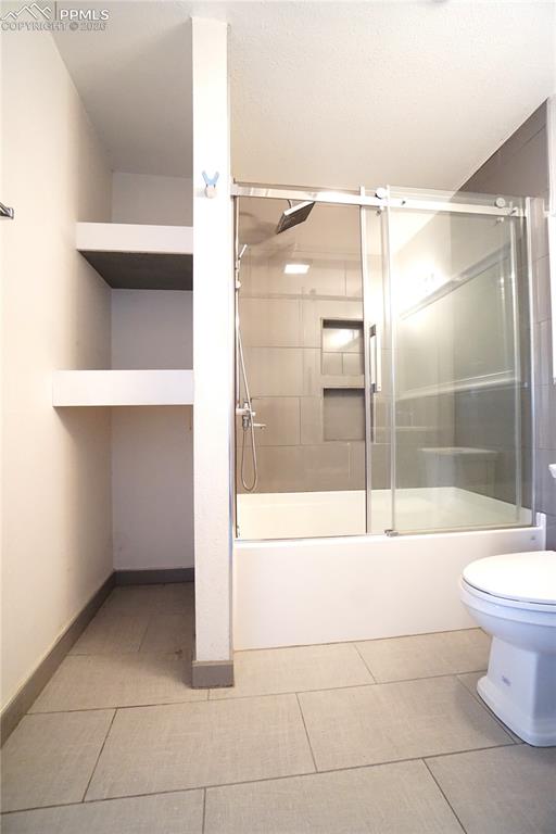 Image 30 of 42: Bathroom
