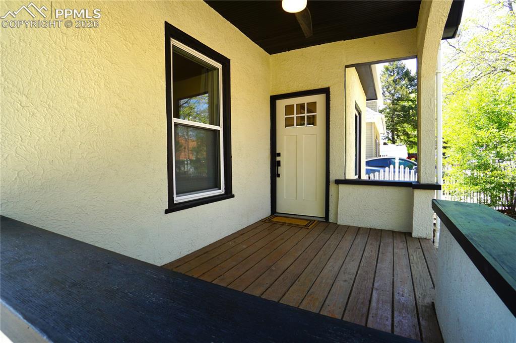 Image 4 of 42: Entry