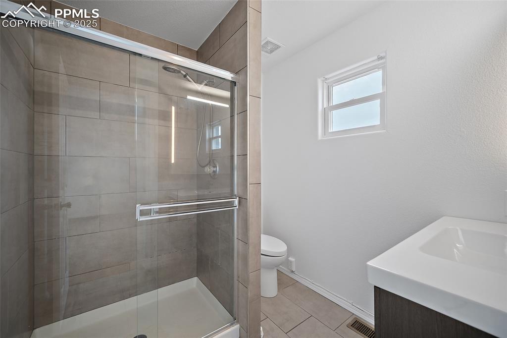 Image 21 of 50: Master Bathroom