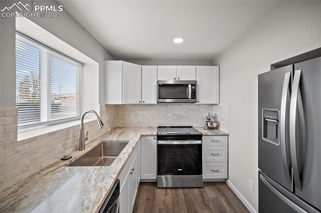 Image 27 of 50: Additional 2nd Kitchen in 2nd Unit (Basement)!