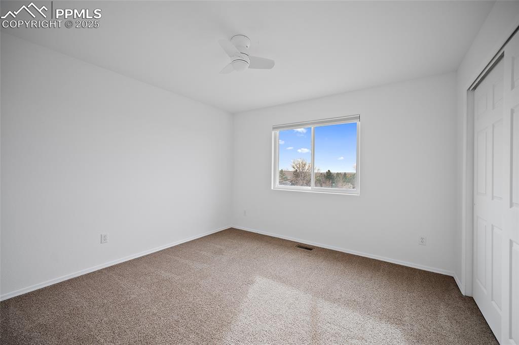 Image 32 of 50: Bedroom