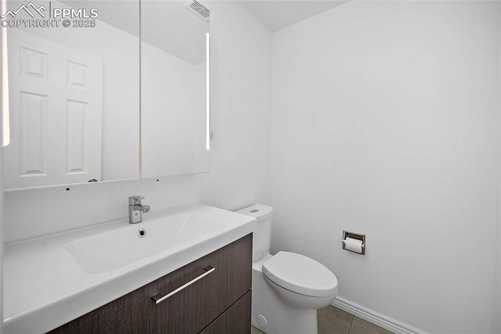 Image 38 of 50: Bathroom