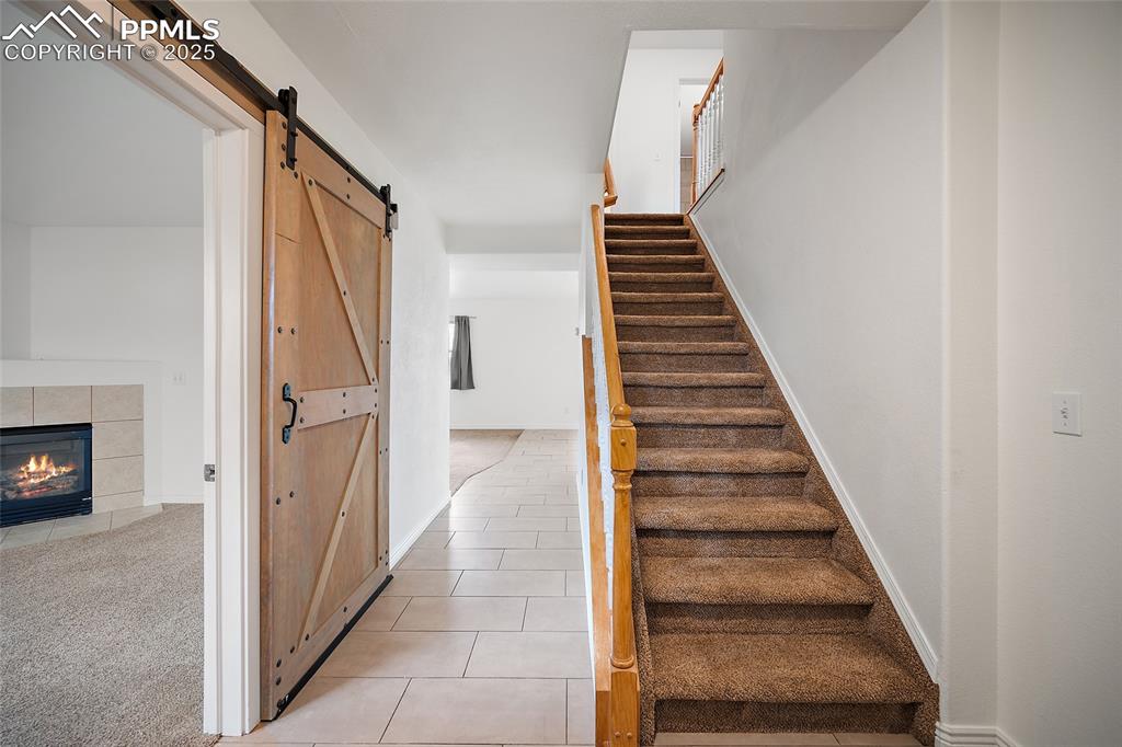 Image 7 of 50: Entry