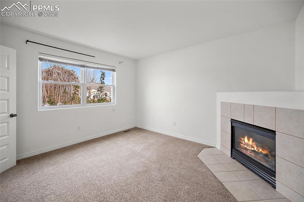 Image 8 of 50: Bonus Room with Endless possibilities... another bedroom? office? Living ro