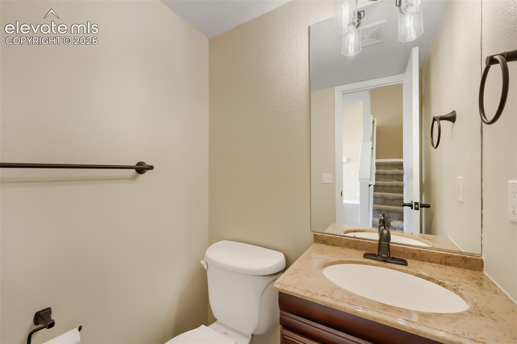 Image 21 of 27: Bathroom