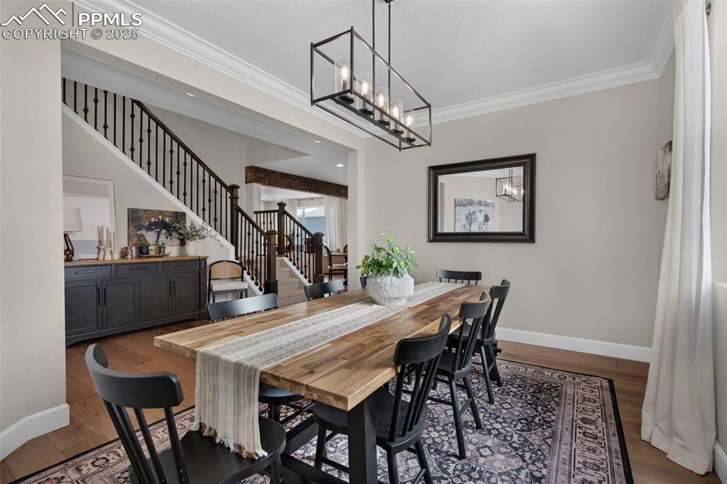 Image 17 of 50: Dining Area