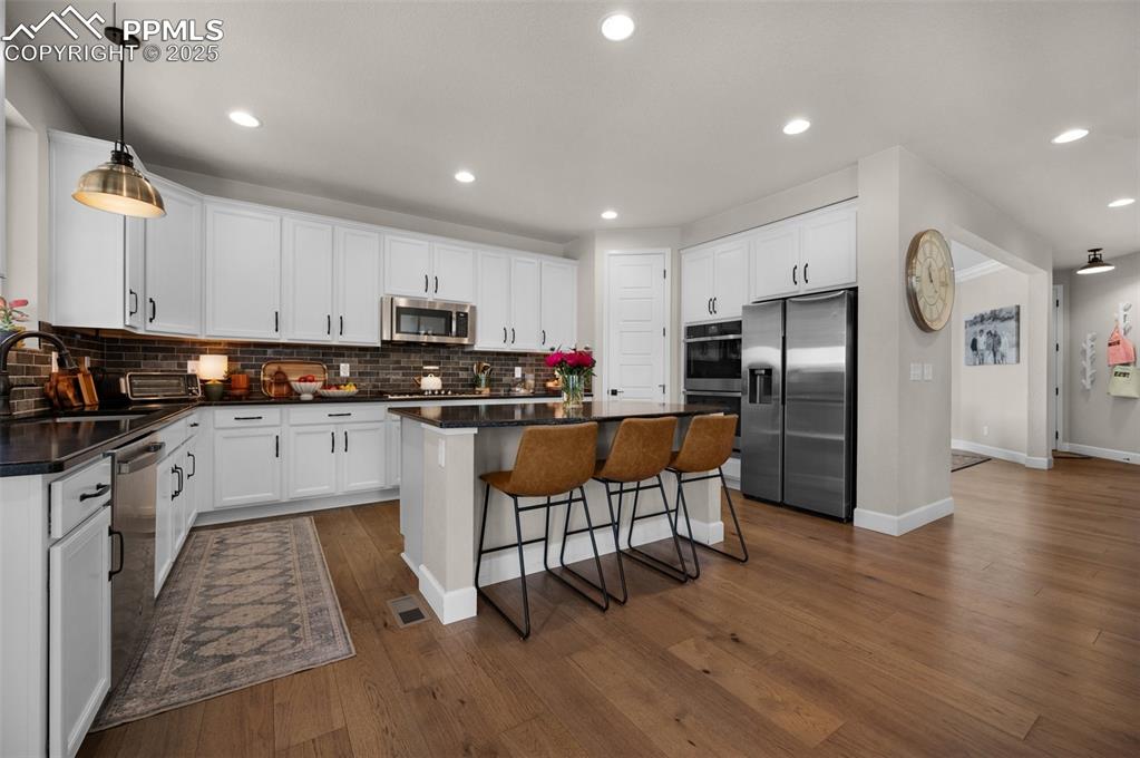 Image 9 of 50: Kitchen