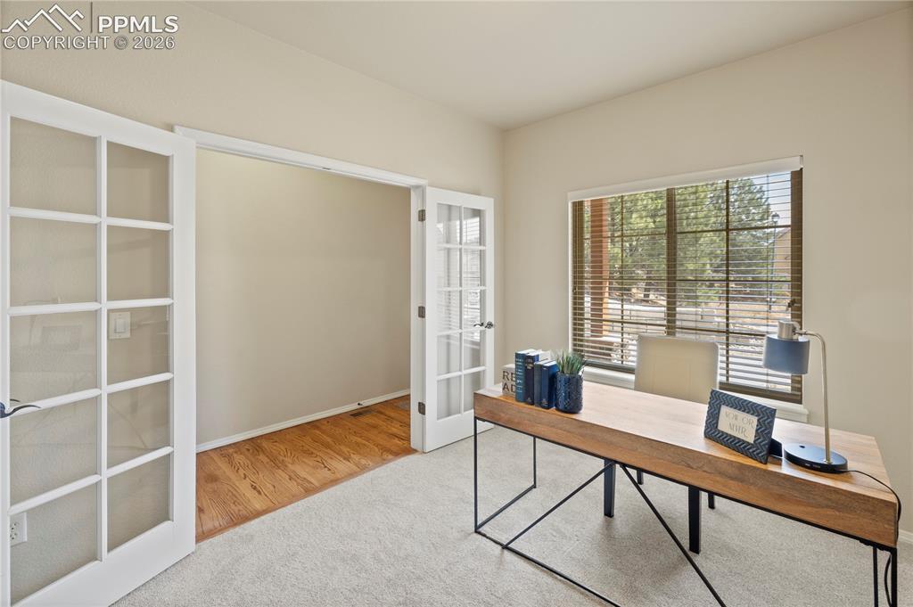 Image 8 of 50: Office