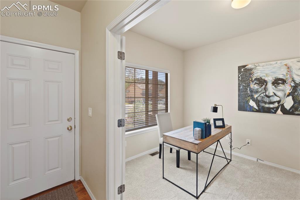 Image 9 of 50: Office