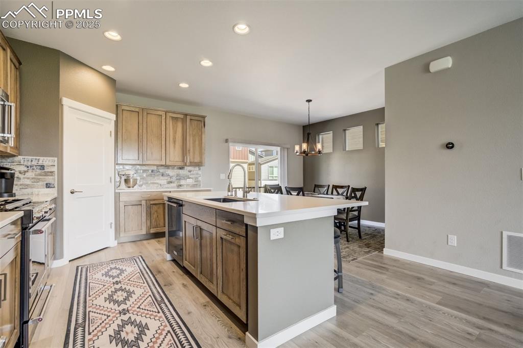 Image 10 of 45: Kitchen