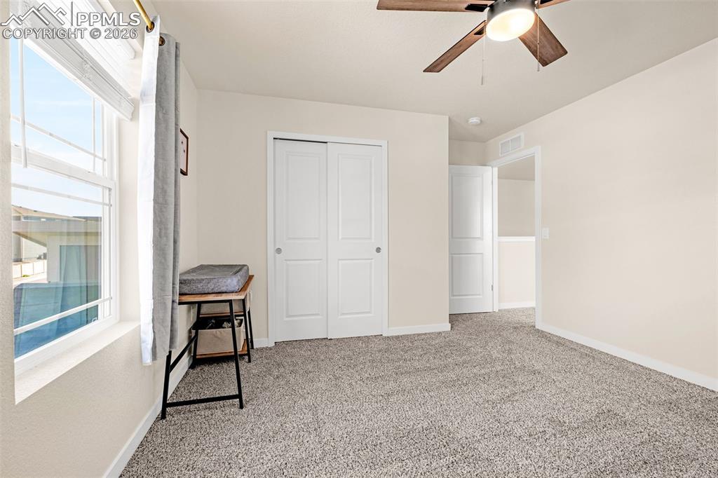 Image 19 of 50: Bedroom