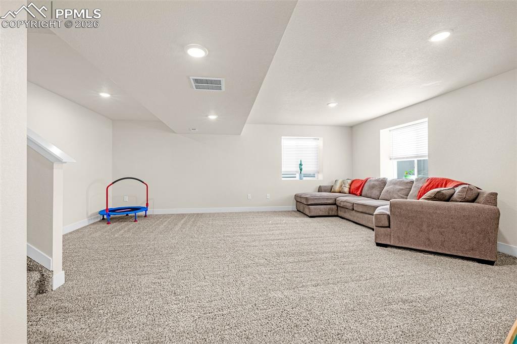 Image 29 of 50: Living Room